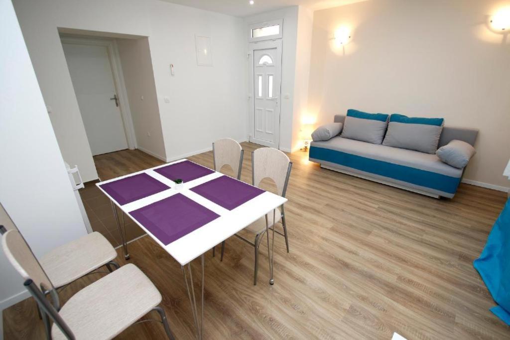 Apartmani Sea Star Макарска Екстериор снимка