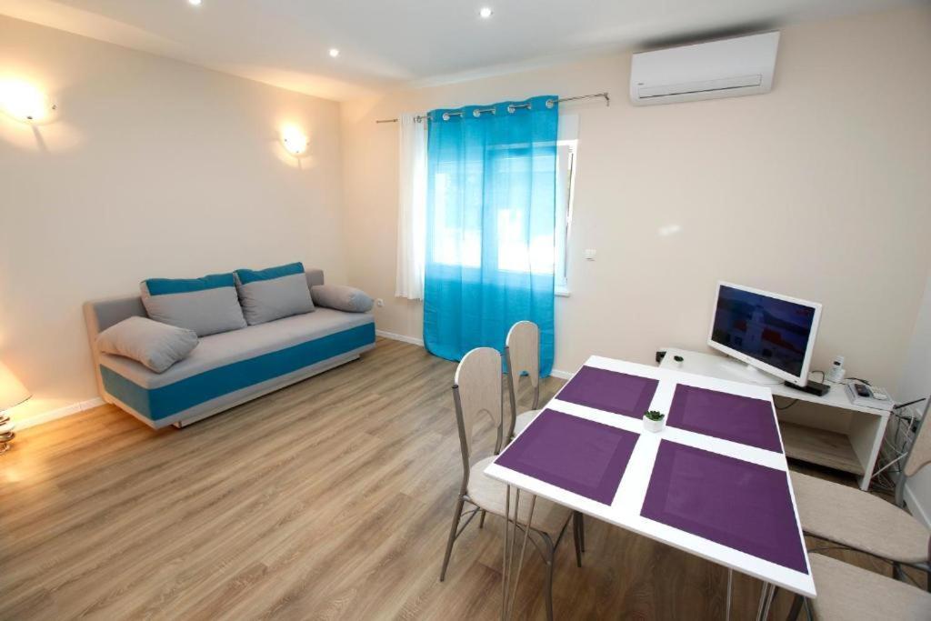 Apartmani Sea Star Макарска Екстериор снимка